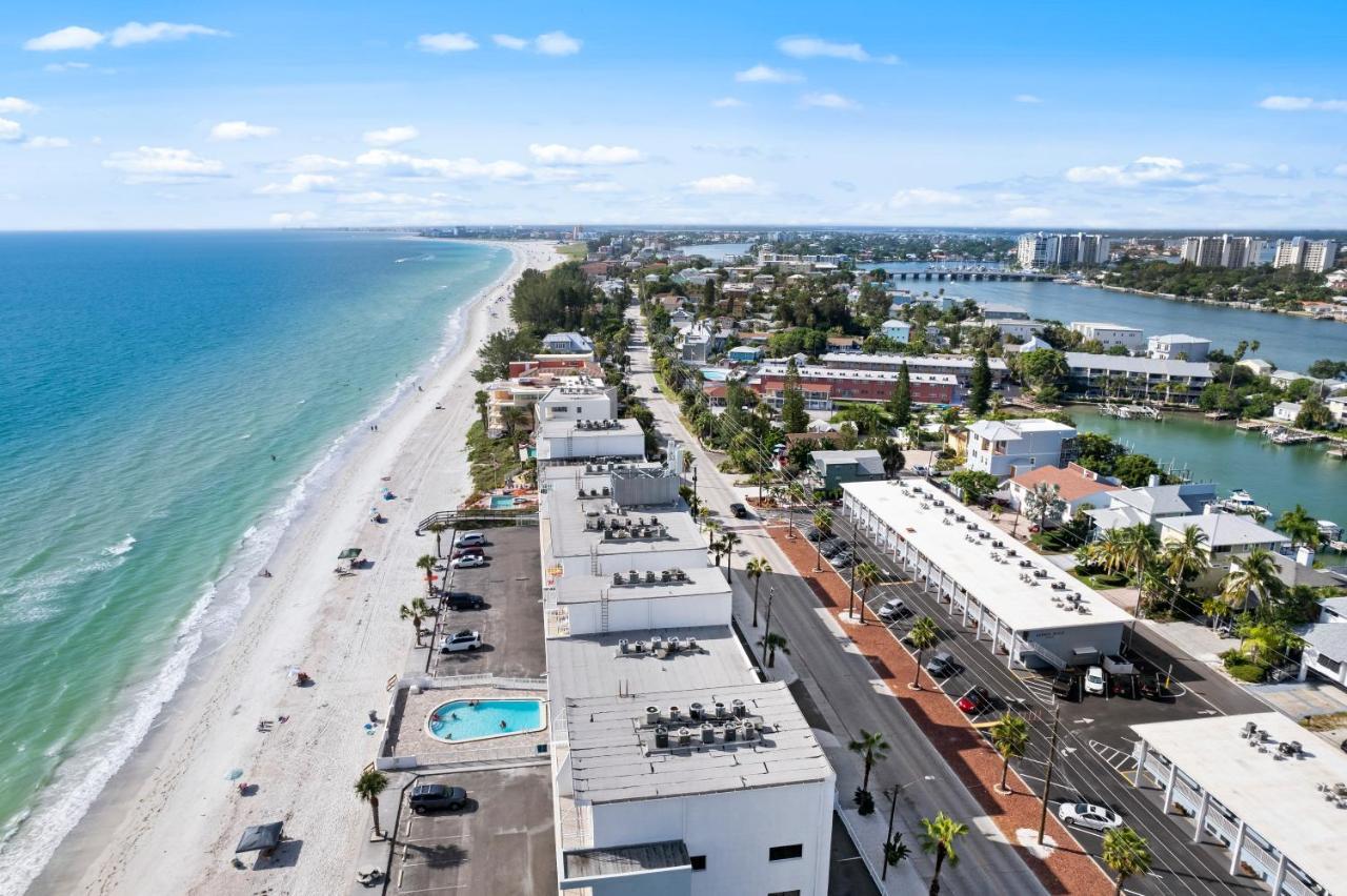 Funshine Sunset Beach St. Pete Beach Bagian luar foto