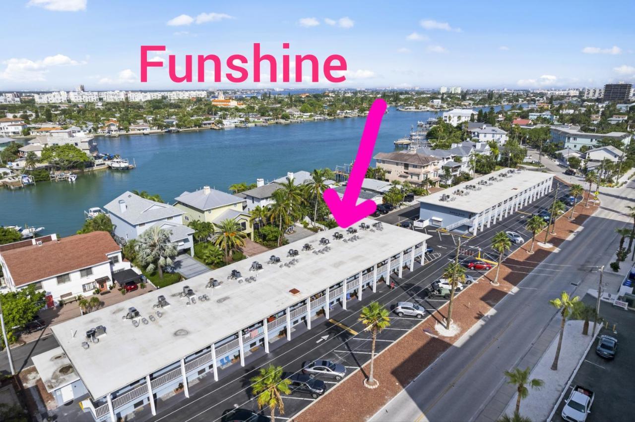 Funshine Sunset Beach St. Pete Beach Bagian luar foto