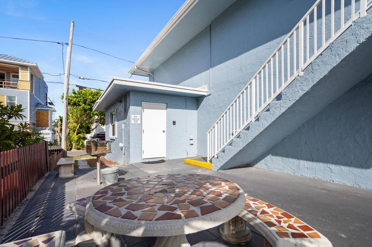 Funshine Sunset Beach St. Pete Beach Bagian luar foto