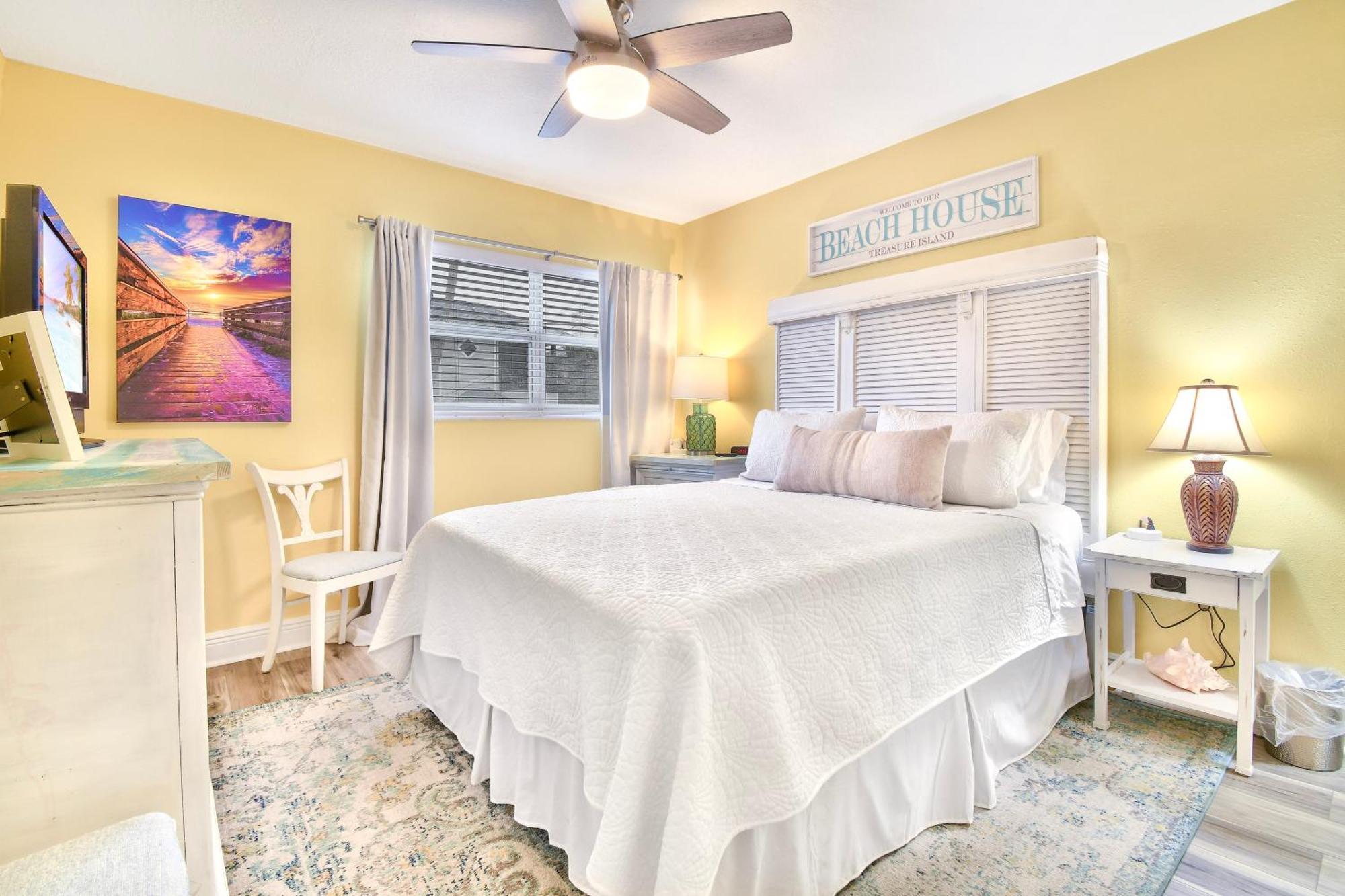 Funshine Sunset Beach St. Pete Beach Bagian luar foto